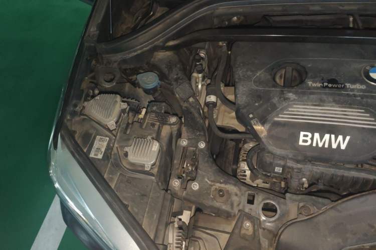 Used BMW X1 2019 sDrive18Li Premium Edition Engine Bay Right