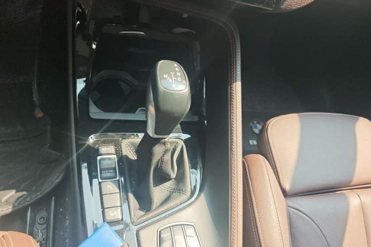 Used BMW X1 2019 xDrive20Li Luxury Edition Gear Lever