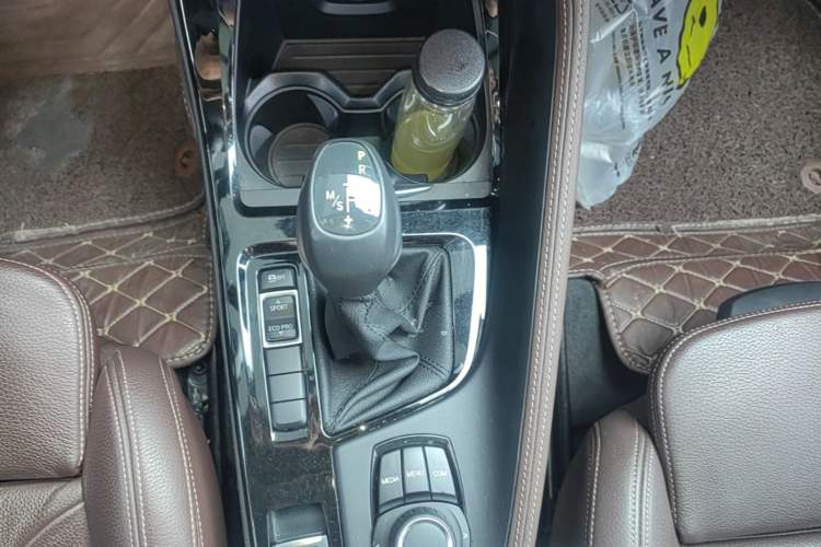 Used BMW X1 2019 sDrive18Li Premium Edition Gear Lever