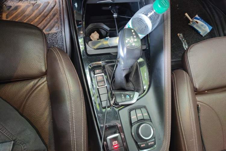 Used BMW X1 2019 sDrive18Li Premium Edition Gear Lever