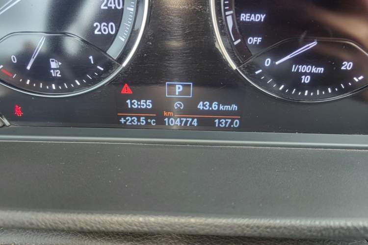 Used BMW X1 2019 sDrive18Li Premium Edition Odometer Close Up