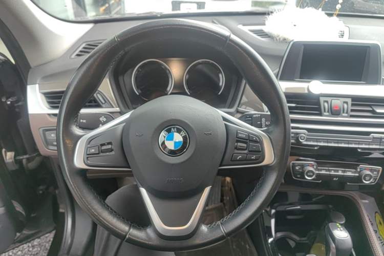 Used BMW X1 2019 sDrive18Li Premium Edition Steering Wheel