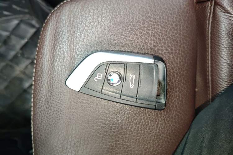 Used BMW X1 2019 sDrive18Li Premium Edition Vehicle Key