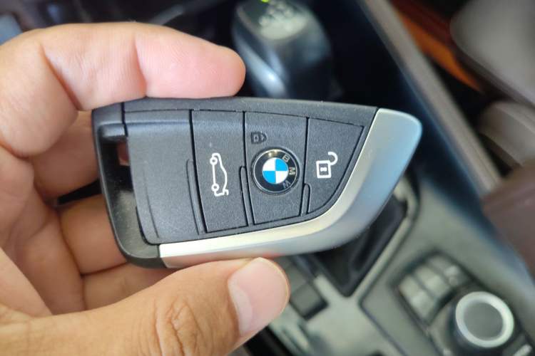 Used BMW X1 2019 sDrive18Li Premium Edition Vehicle Key
