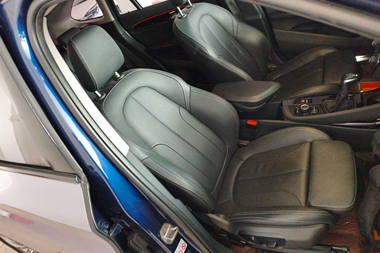 Used BMW X1 2019 sDrive18Li Premium Edition Right Front Seat