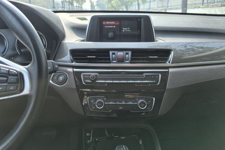 Used BMW X1 2019 sDrive18Li Premium Edition Audio And AC Panel