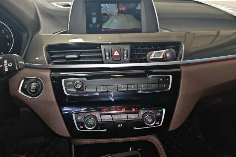 Used BMW X1 2019 sDrive18Li Premium Edition Audio And AC Panel