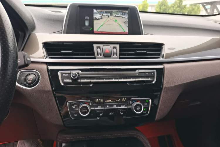 Used BMW X1 2019 sDrive18Li Premium Edition Audio And AC Panel