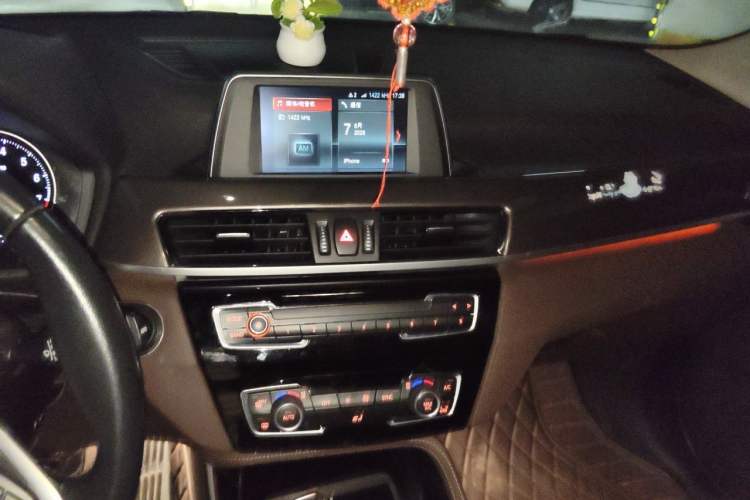 Used BMW X1 2019 sDrive18Li Premium Edition Audio And AC Panel