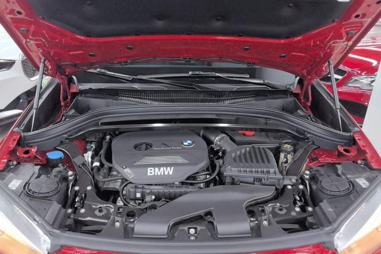 Used BMW X1 2019 sDrive18Li Fashion Model Engine Bay