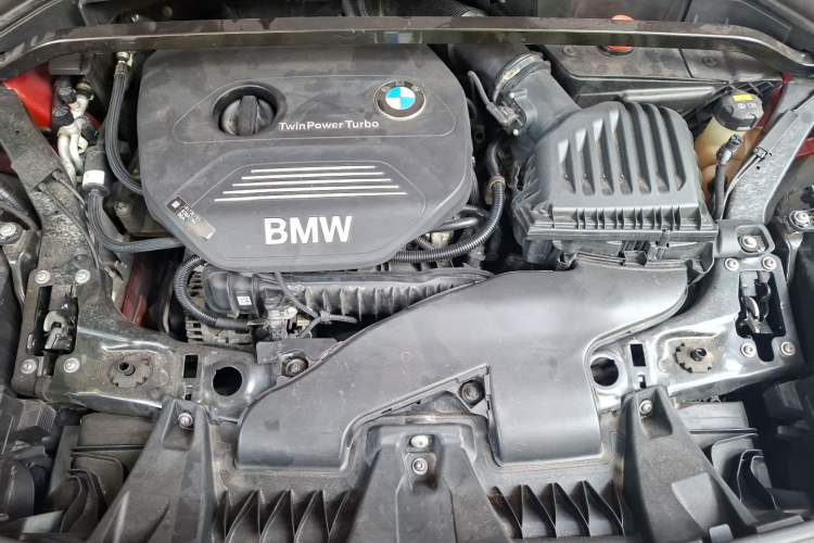 Used BMW X1 2019 sDrive18Li Fashion Model Engine Bay