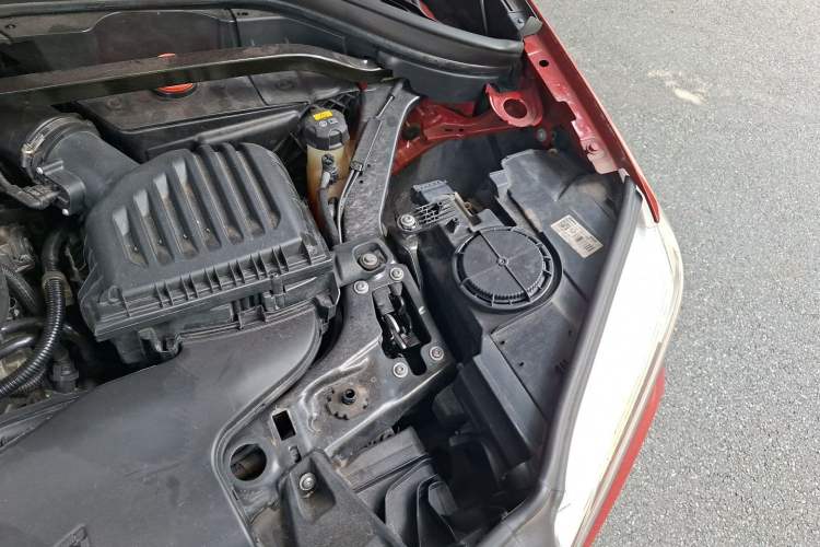 Used BMW X1 2019 sDrive18Li Fashion Model Engine Bay Left