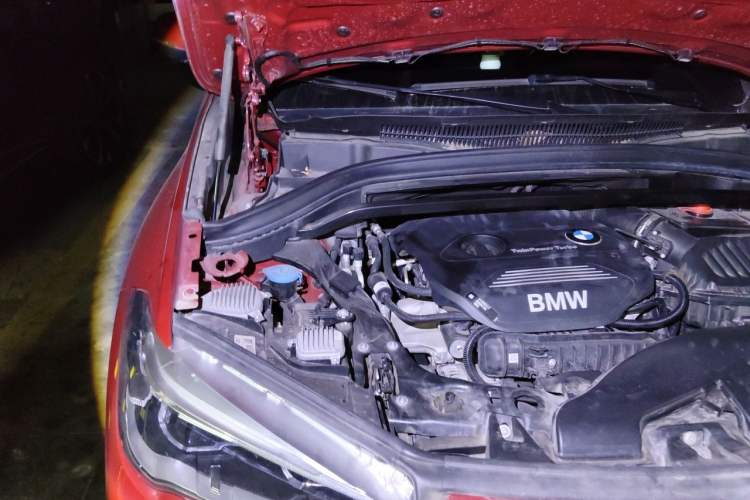 Used BMW X1 2019 sDrive18Li Premium Edition Engine Bay Right