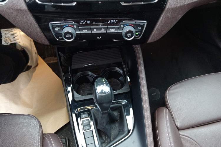Used BMW X1 2019 sDrive18Li Premium Edition Gear Lever
