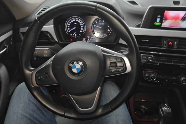 Used BMW X1 2019 sDrive18Li Fashion Model Steering Wheel