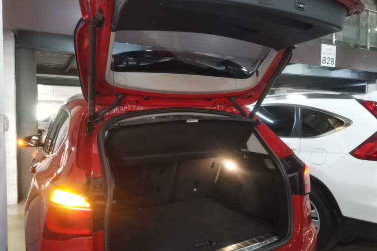 Used BMW X1 2019 sDrive20Li Leading Model Trunk
