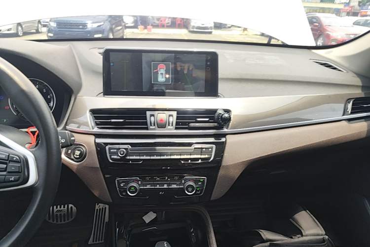 Used BMW X1 2019 sDrive18Li Premium Edition Audio And AC Panel