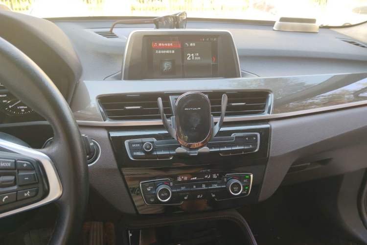 Used BMW X1 2019 sDrive18Li Premium Edition Audio And AC Panel