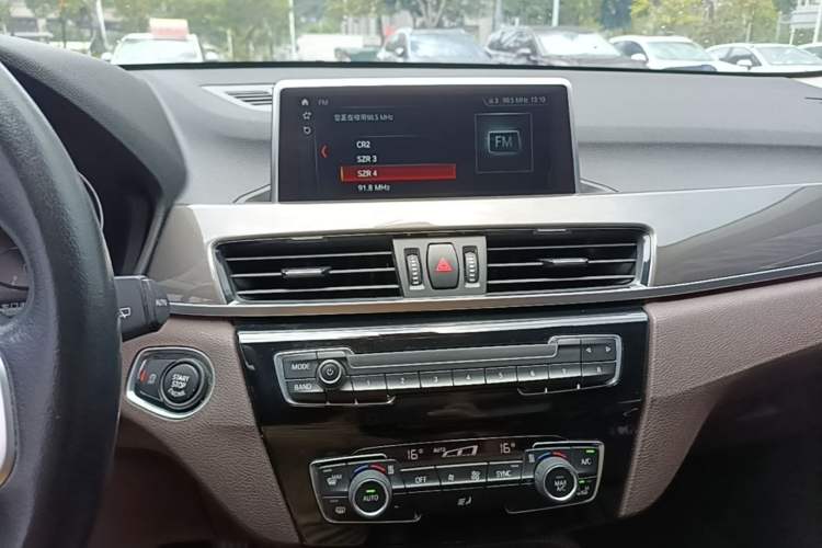Used BMW X1 2019 xDrive20Li Luxury Model Audio And AC Panel