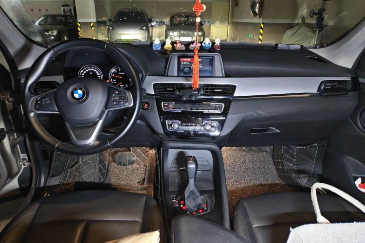 Used BMW X1 2019 sDrive20Li Leading Model Center Console