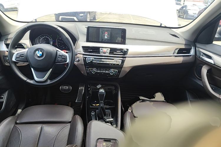Used BMW X1 2019 sDrive18Li Premium Edition Center Console