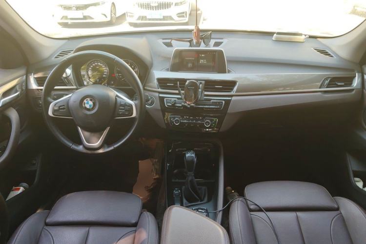 Used BMW X1 2019 sDrive18Li Premium Edition Center Console