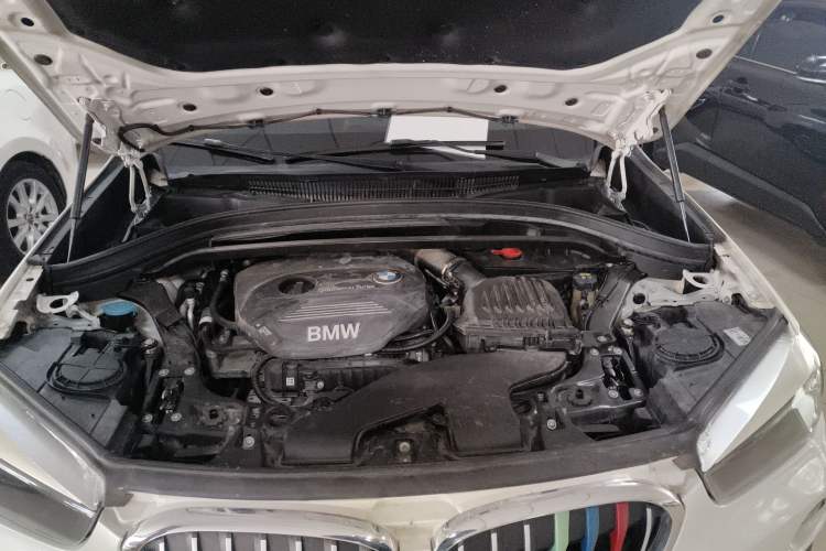 Used BMW X1 2019 sDrive18Li Fashion Model Engine Bay
