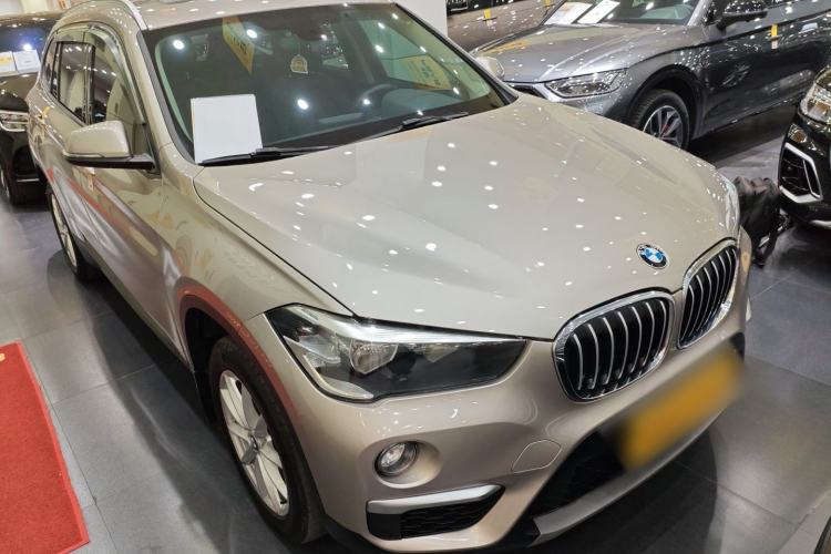 Used BMW X1 2019 sDrive18Li Fashion Model Front Right 45 Deg