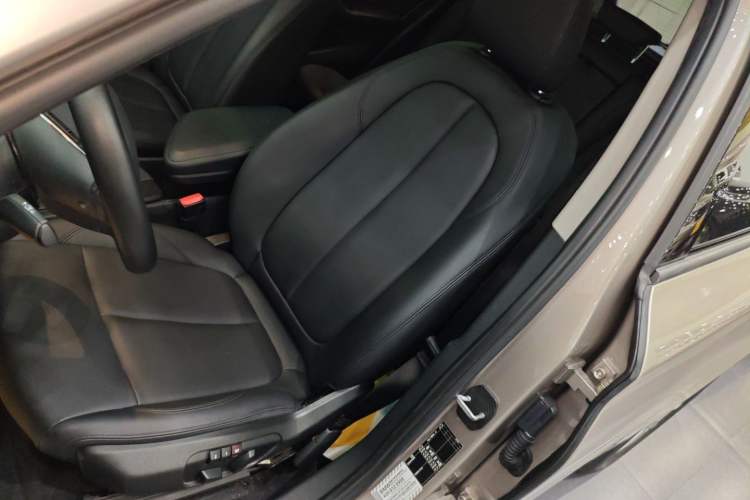 Used BMW X1 2019 sDrive18Li Fashion Model Left Front Seat