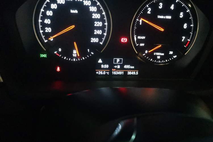 Used BMW X1 2019 sDrive20Li Leading Model Odometer Close Up