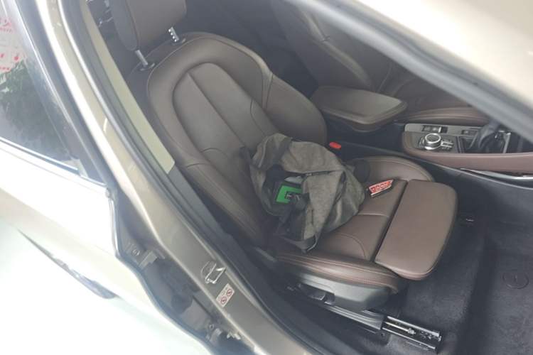 Used BMW X1 2019 xDrive20Li Luxury Model Right Front Seat