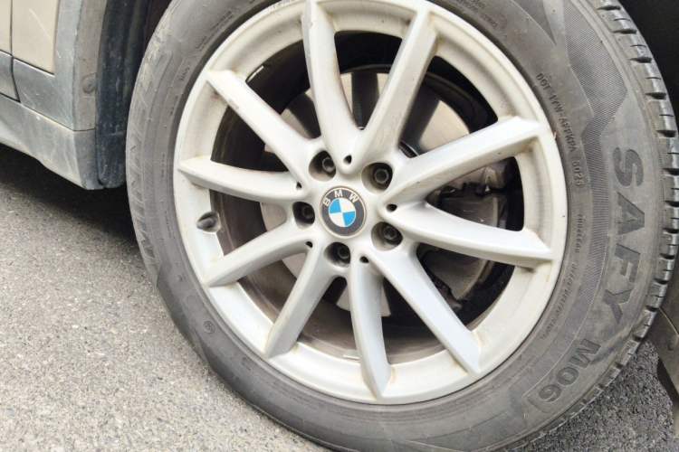 Used BMW X1 2019 sDrive18Li Fashion Model Right Front Wheel Hub