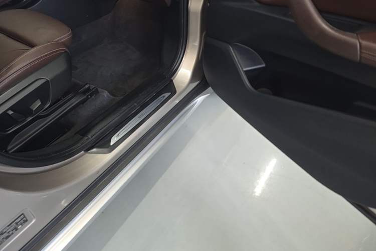 Used BMW X1 2019 xDrive20Li Luxury Model Right Side Sill