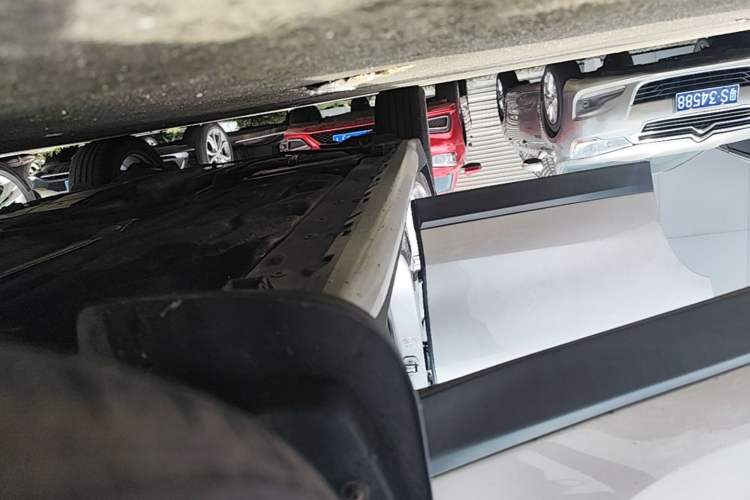 Used BMW X1 2019 sDrive18Li Premium Edition Right Side Sill