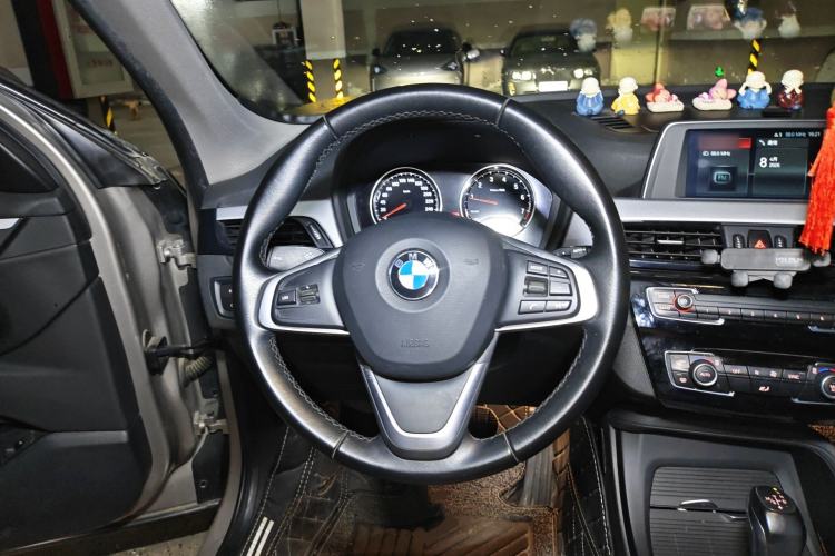 Used BMW X1 2019 sDrive20Li Leading Model Steering Wheel