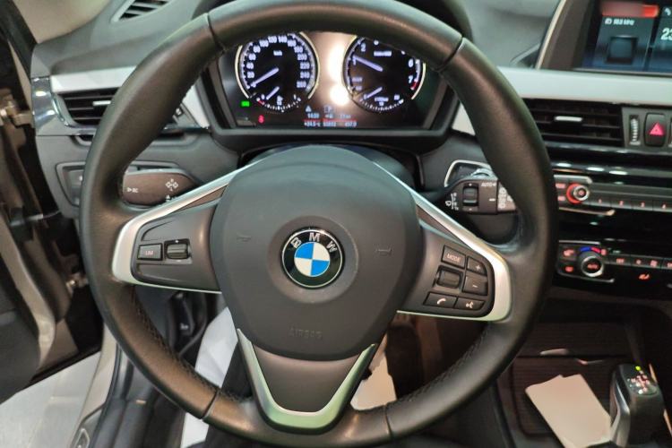 Used BMW X1 2019 sDrive18Li Fashion Model Steering Wheel