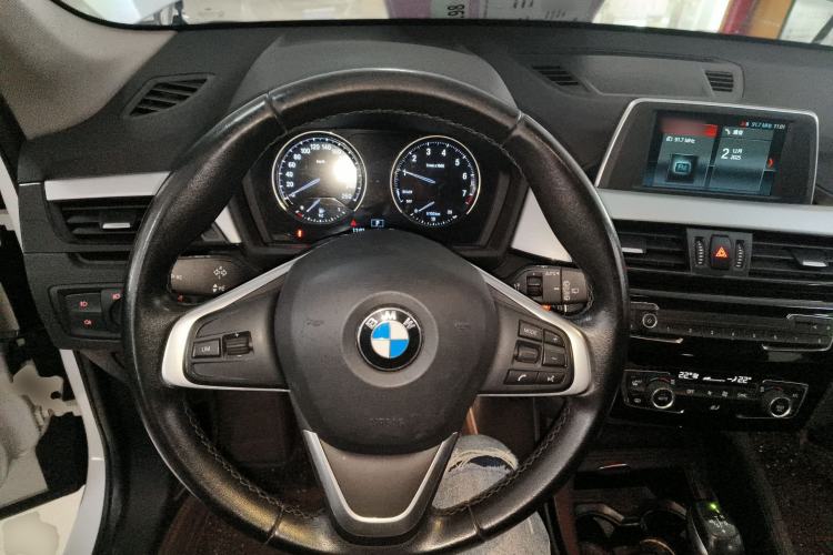 Used BMW X1 2019 sDrive18Li Fashion Model Steering Wheel