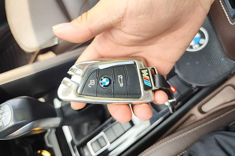 Used BMW X1 2019 sDrive18Li Premium Edition Vehicle Key