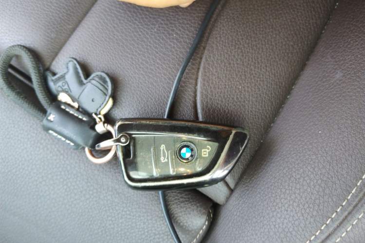Used BMW X1 2019 sDrive18Li Premium Edition Vehicle Key