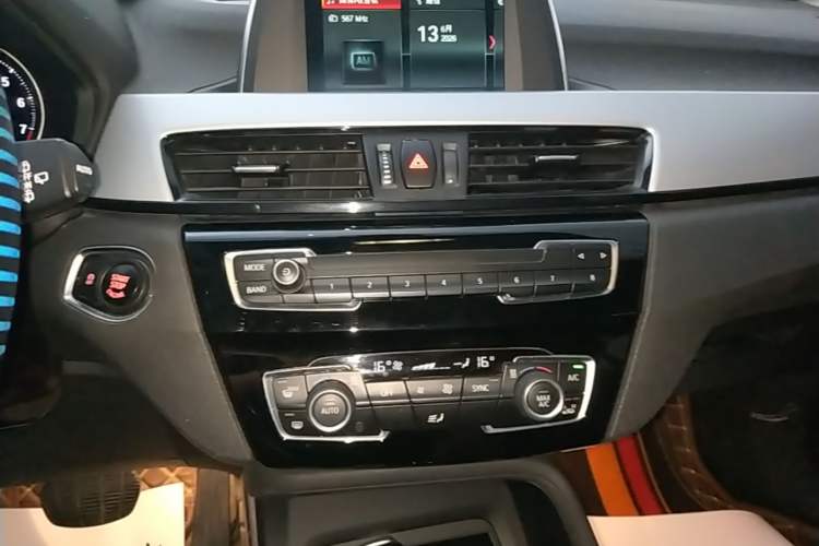 Used BMW X1 2019 sDrive18Li Fashion Model Audio And AC Panel
