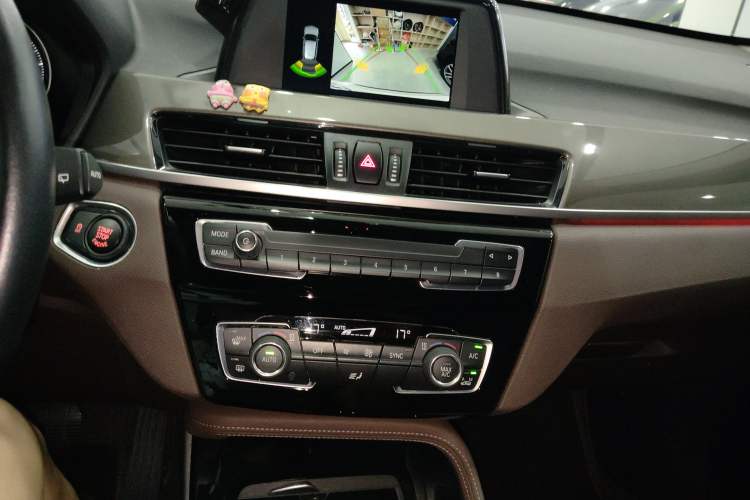 Used BMW X1 2019 sDrive18Li Premium Edition Audio And AC Panel