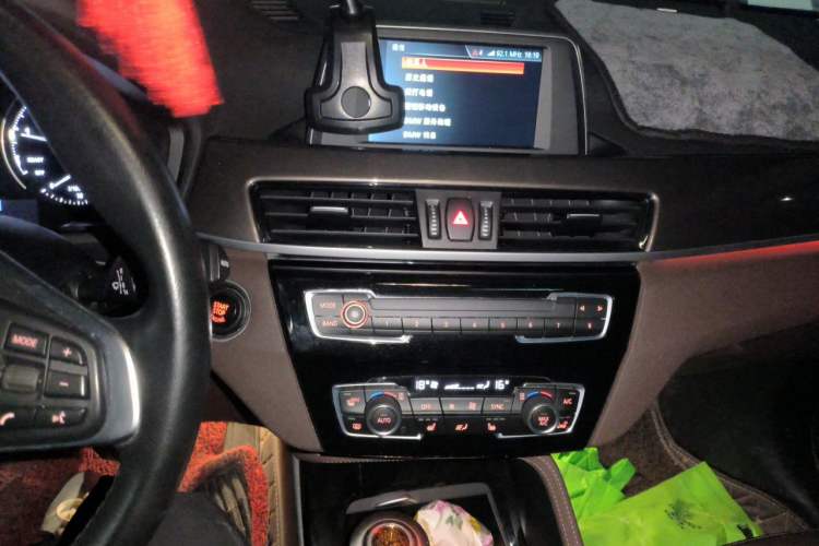 Used BMW X1 2019 sDrive18Li Premium Edition Audio And AC Panel