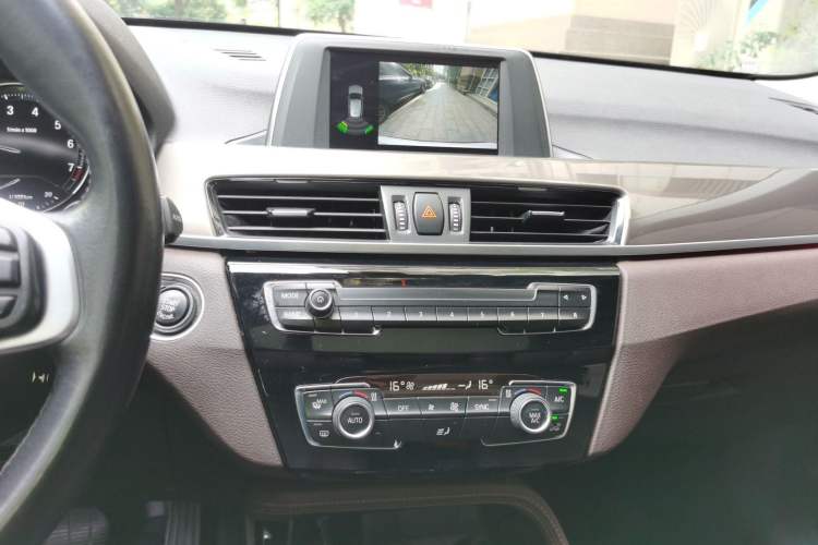 Used BMW X1 2019 sDrive18Li Premium Edition Audio And AC Panel
