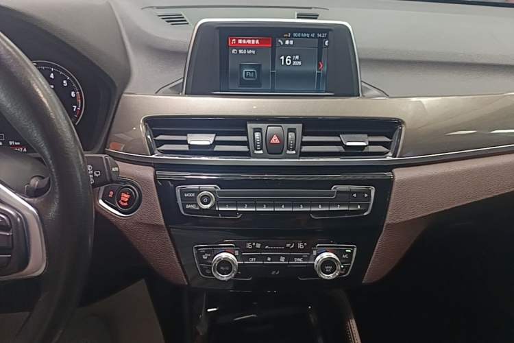 Used BMW X1 2019 sDrive18Li Premium Edition Audio And AC Panel