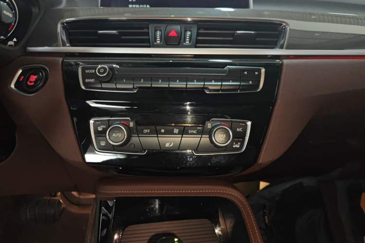 Used BMW X1 2019 xDrive20Li Luxury Model Audio And AC Panel