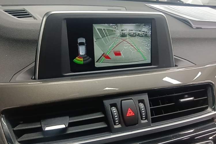 Used BMW X1 2019 sDrive18Li Premium Edition Audio And AC Panel
