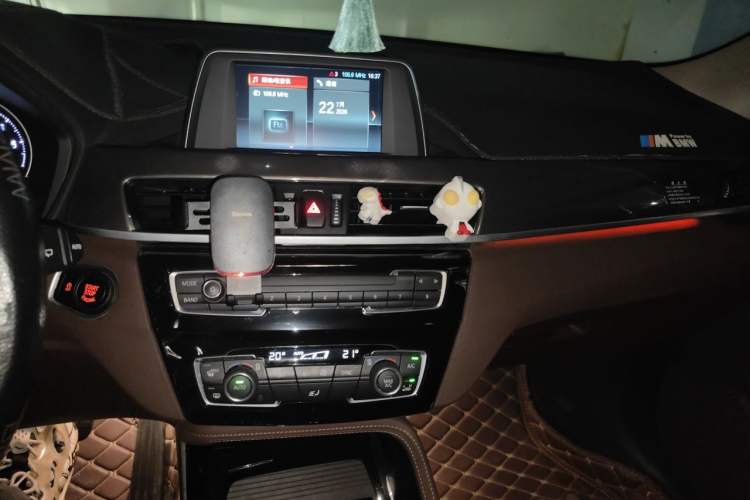 Used BMW X1 2019 sDrive18Li Premium Edition Audio And AC Panel