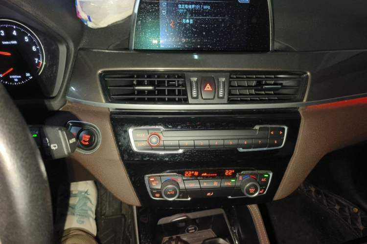 Used BMW X1 2019 sDrive18Li Premium Edition Audio And AC Panel