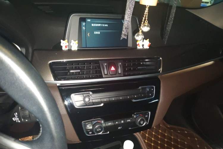 Used BMW X1 2019 sDrive18Li Premium Edition Audio And AC Panel