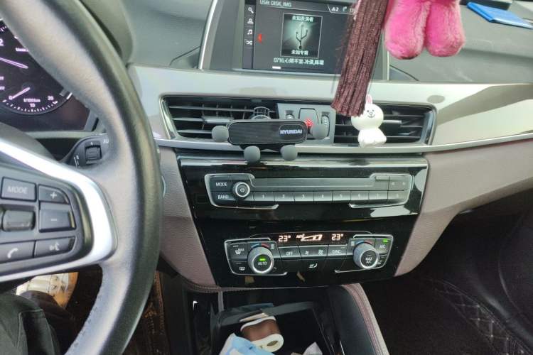 Used BMW X1 2019 sDrive18Li Premium Edition Audio And AC Panel